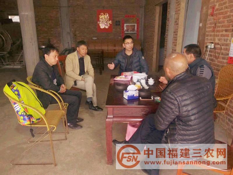 6微信圖片_入戶走訪群眾.jpg