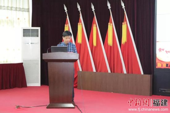 閩清縣張凱副縣長指出，鄉(xiāng)村振興“人才項目”閩清專場對接會的開展為閩清縣帶來了人才資源和項目資源，在激活鄉(xiāng)村經(jīng)濟上具有重要意義。