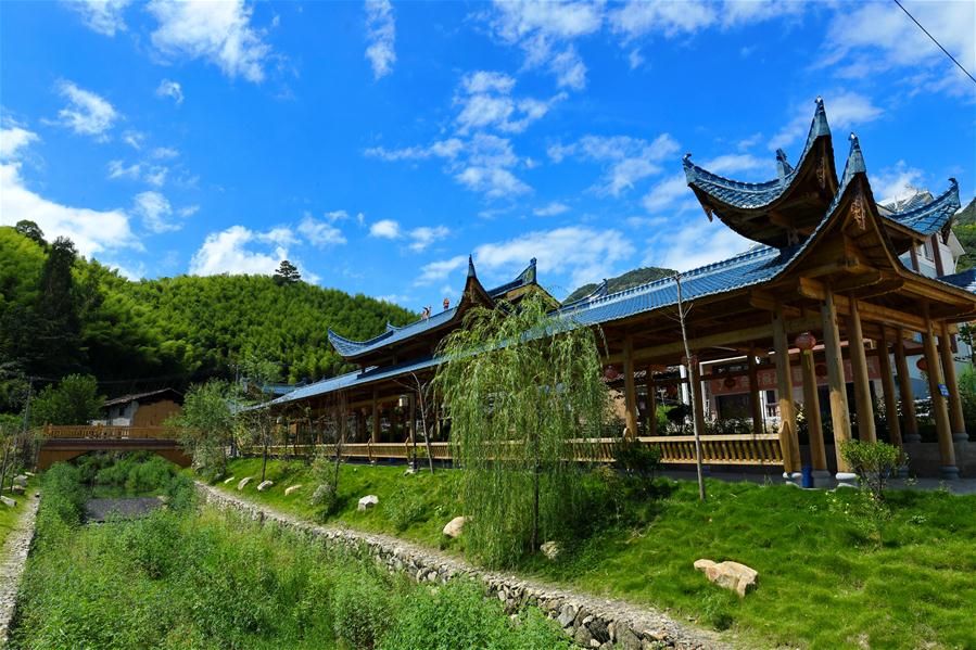 （新華視界）（1）昔日山坳村 今日大變樣