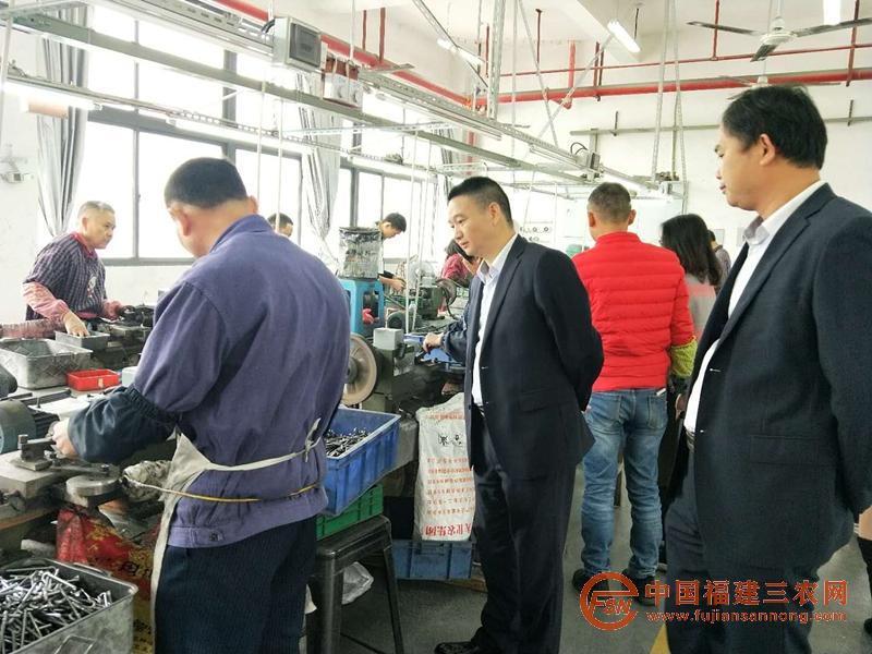 永定聯(lián)社深入工業(yè)園區(qū)開展企業(yè)金融服務宣傳活動 (3).jpg