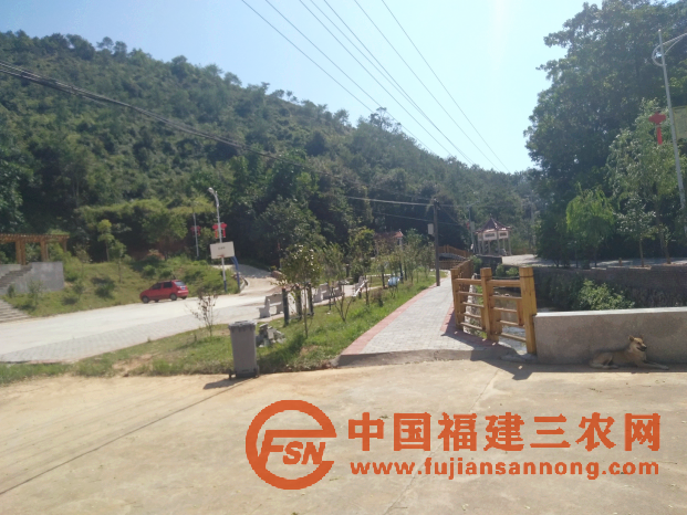 新坊村新建的農(nóng)民公園2.png