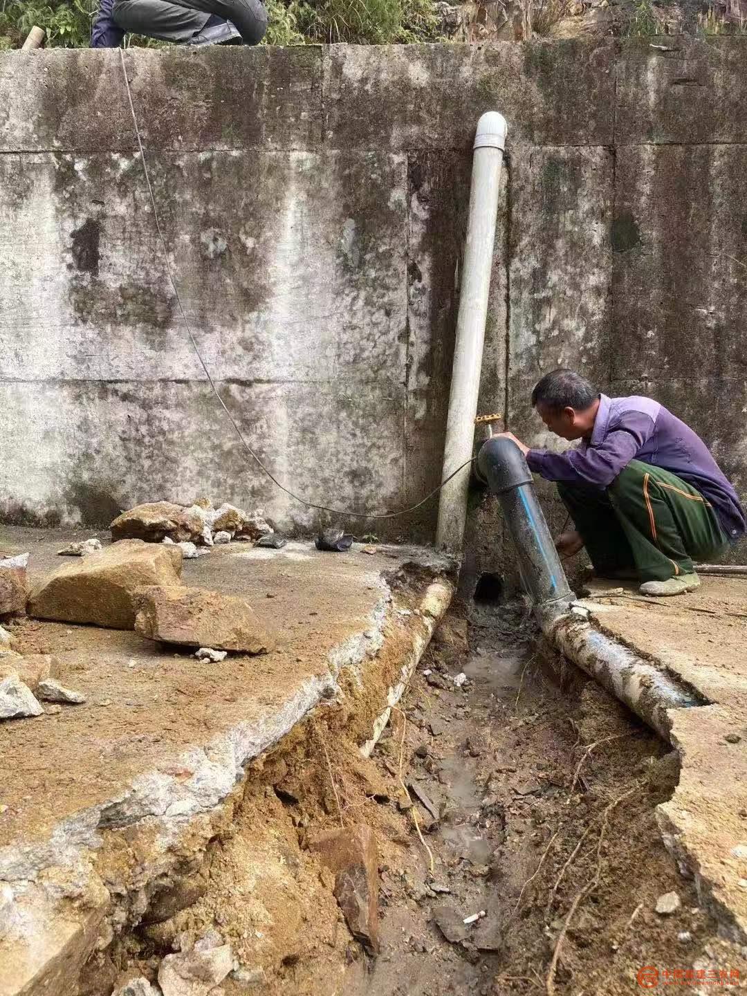 修繕自來水破損管道.jpg