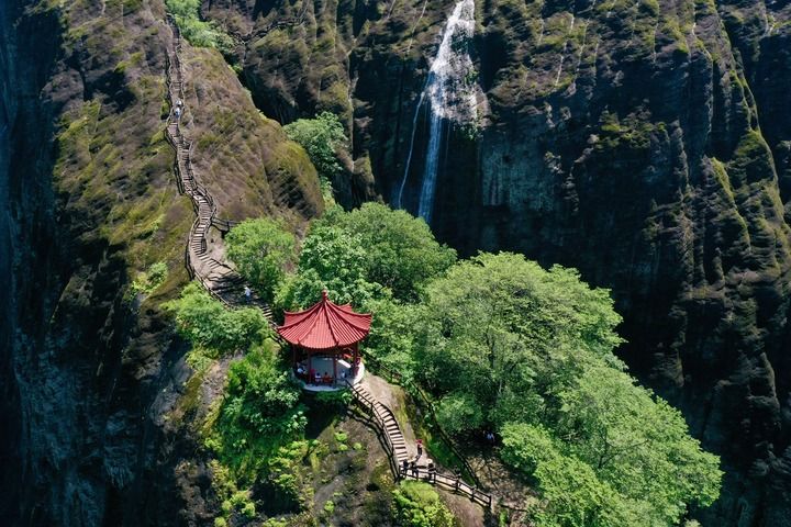 “雙遺產(chǎn)”名山在中國(guó)——武夷山