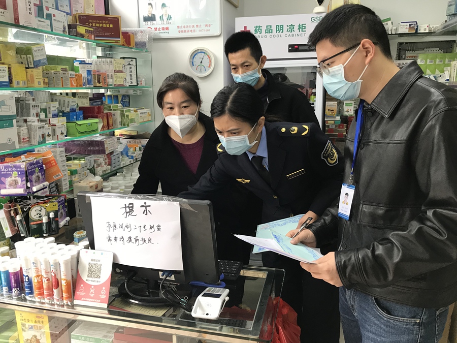 執(zhí)法現(xiàn)場。廈門市市場監(jiān)督管理局供圖