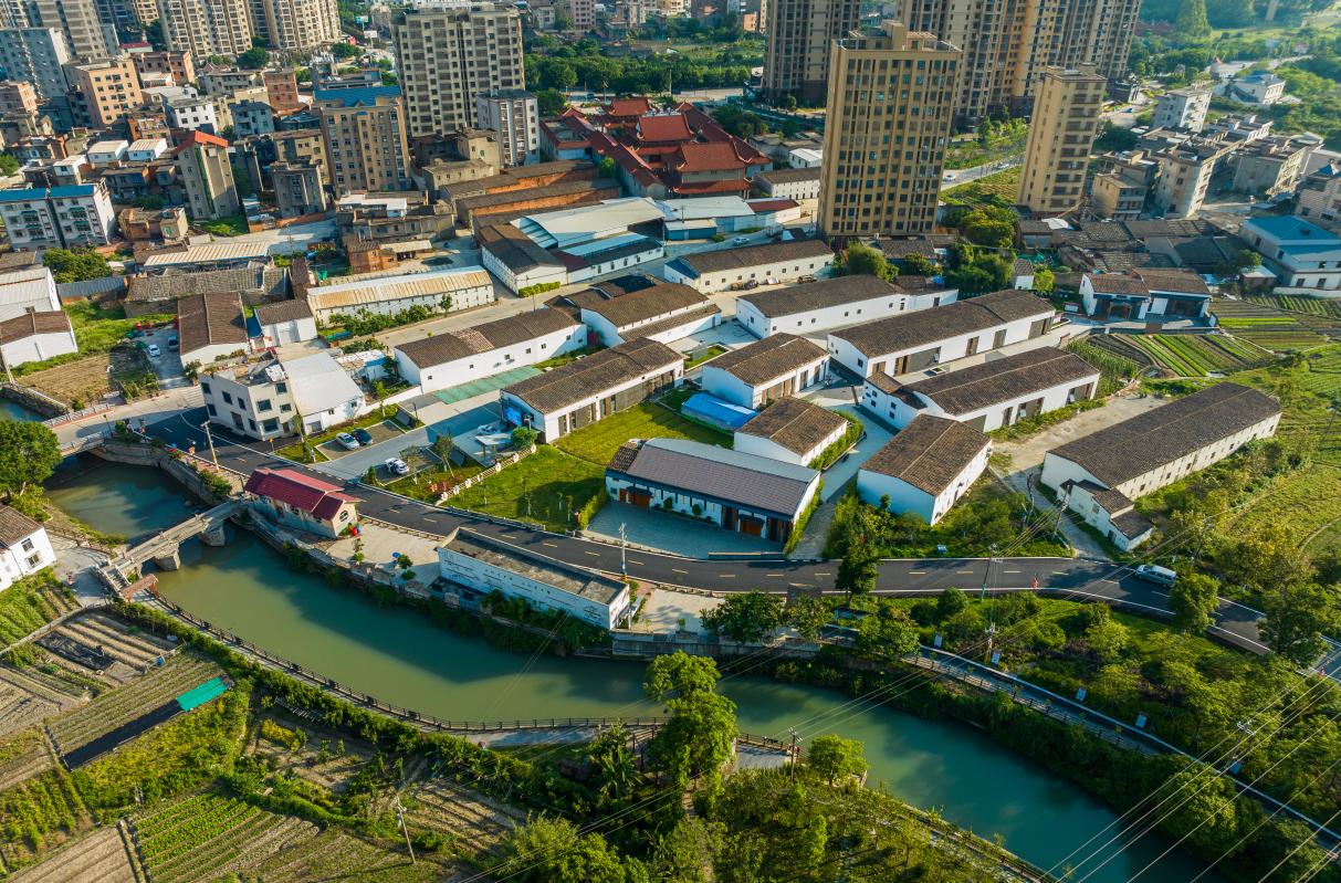 新覽村將閑置廠房加以利用，打造更適應(yīng)現(xiàn)代化需求的文創(chuàng)園，讓村財(cái)收入每年穩(wěn)定增加超10萬元。新覽村供圖